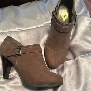 Chocolate Ankle Booties dark taupe 9W
